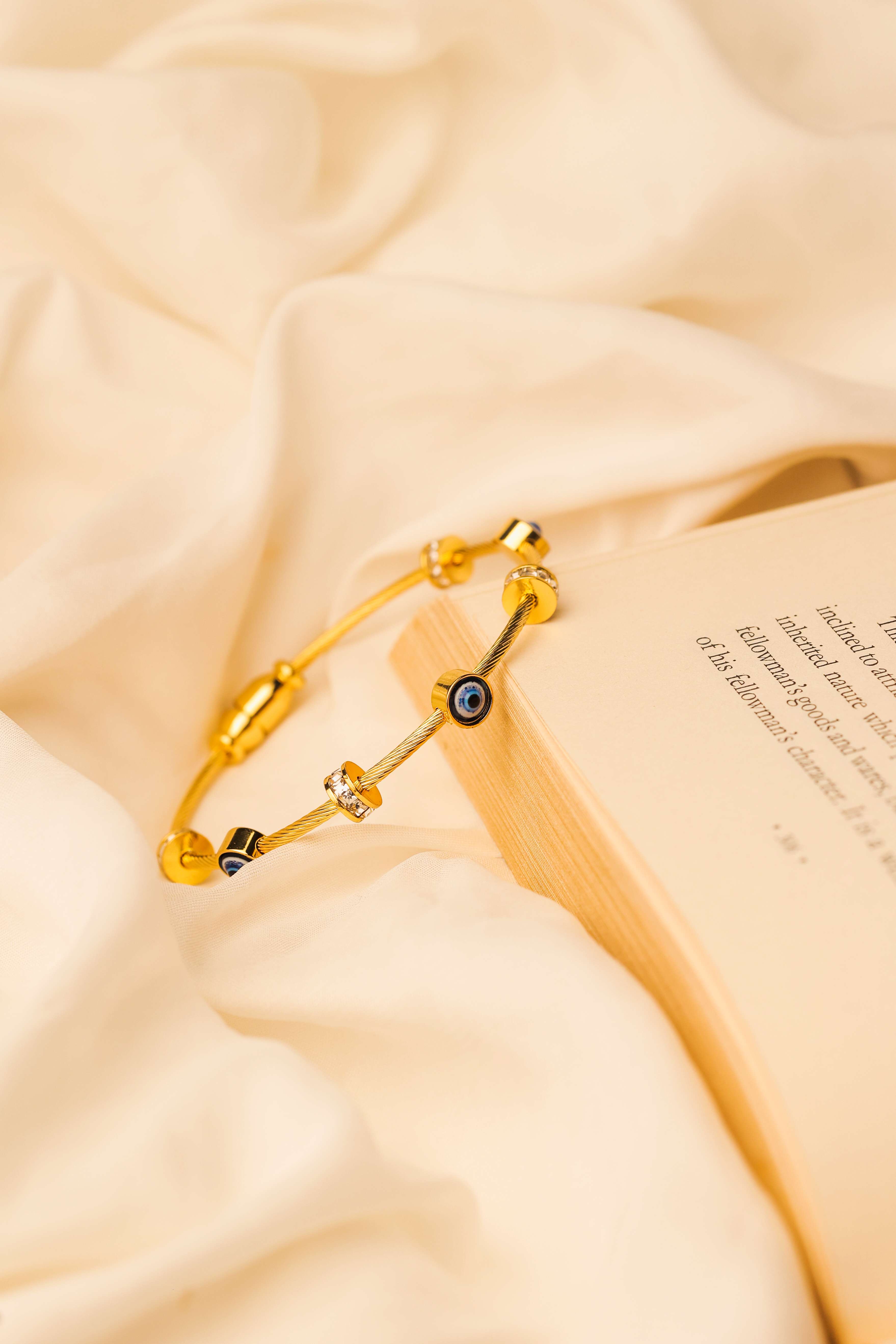 Minimal Evil Eye Bracelet